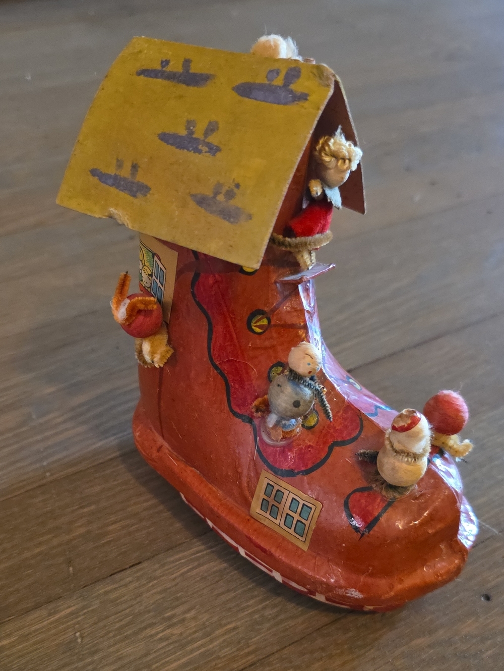 Paper mache VTG Xmas ornament-decor "The Little Old Woman Who Lived In A Shoe"